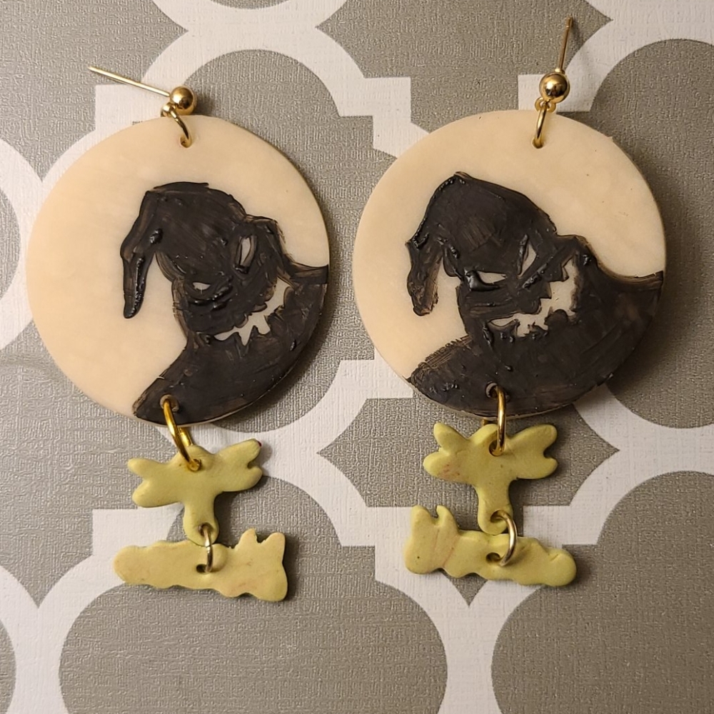 🎃Oogie Boogie Glow in the Dark Earrings